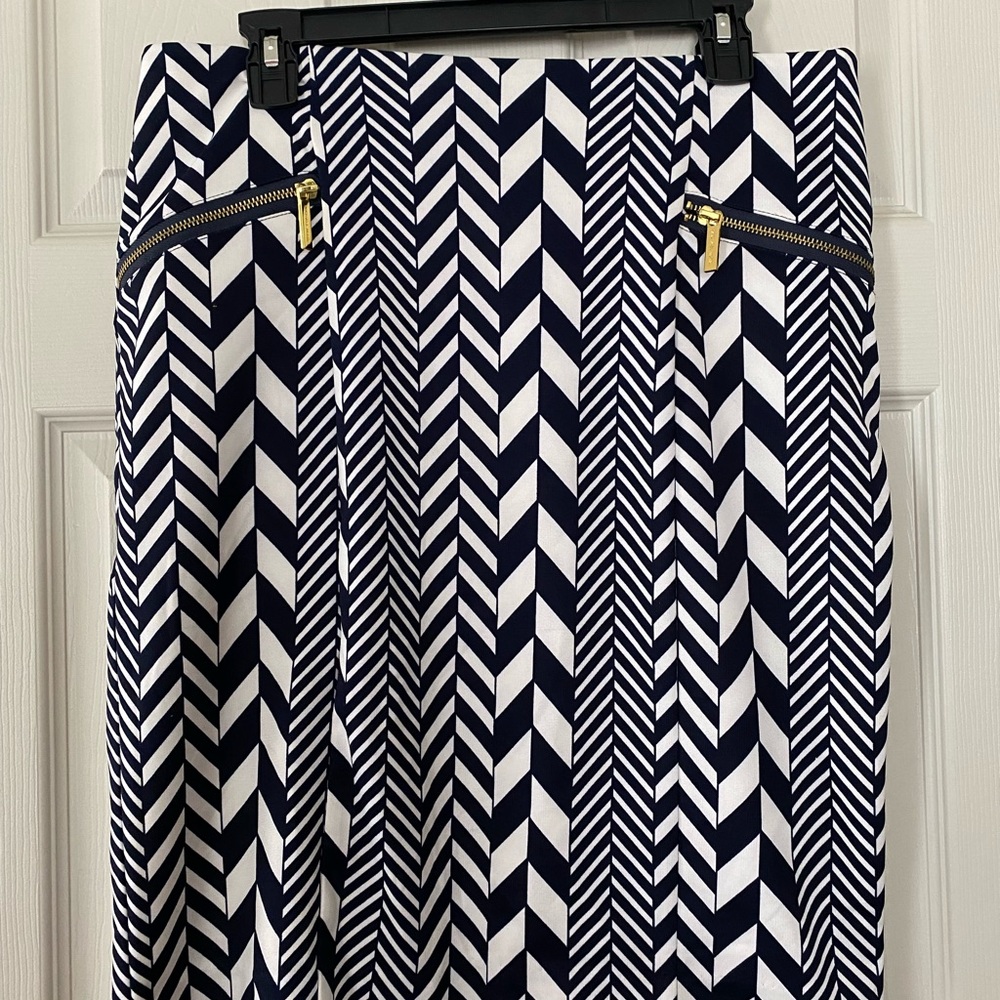 Woman's Michael Kors Navy and White Pencil Skirt Size 10